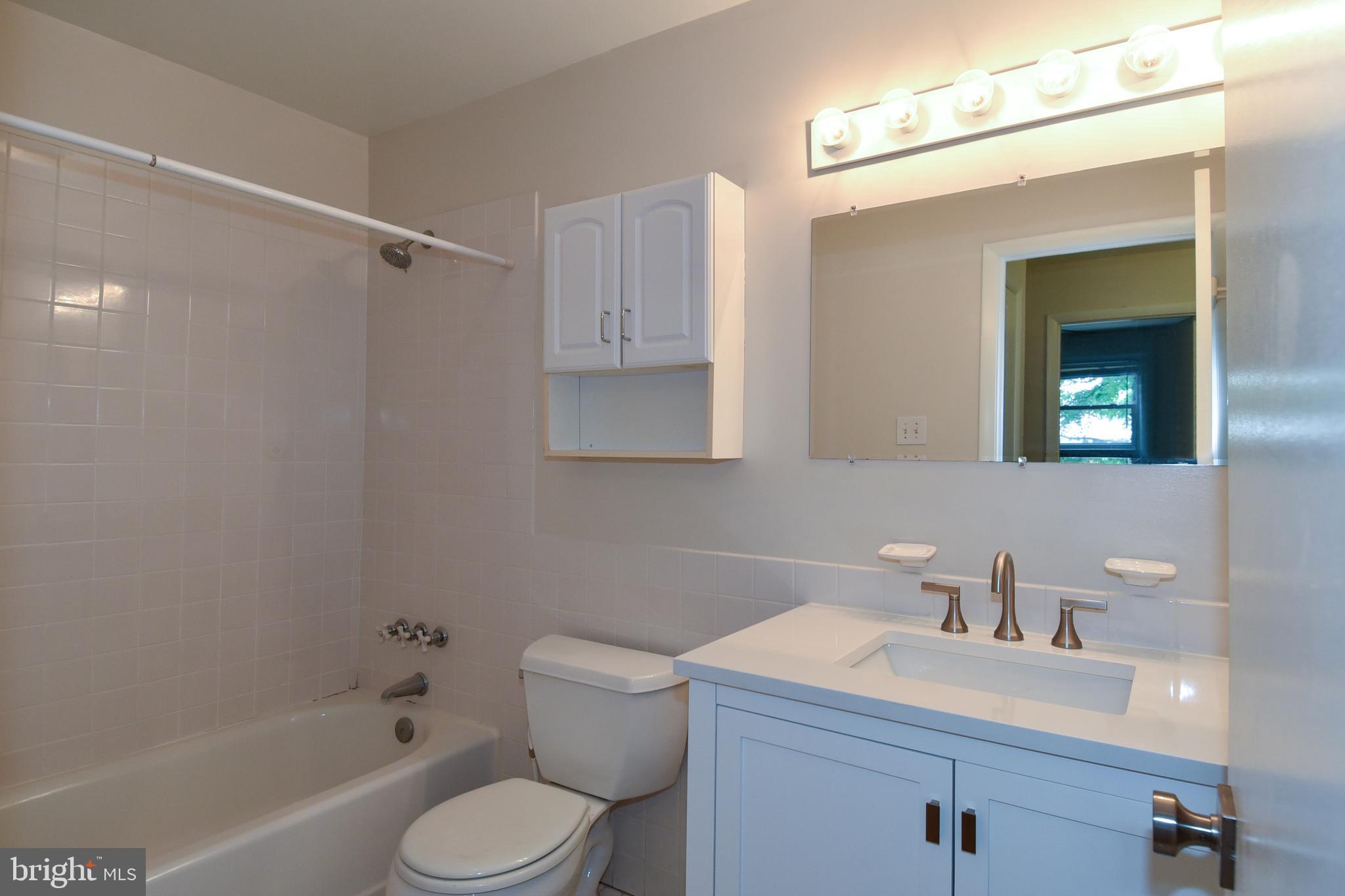 OAKMONT MANOR - Residential