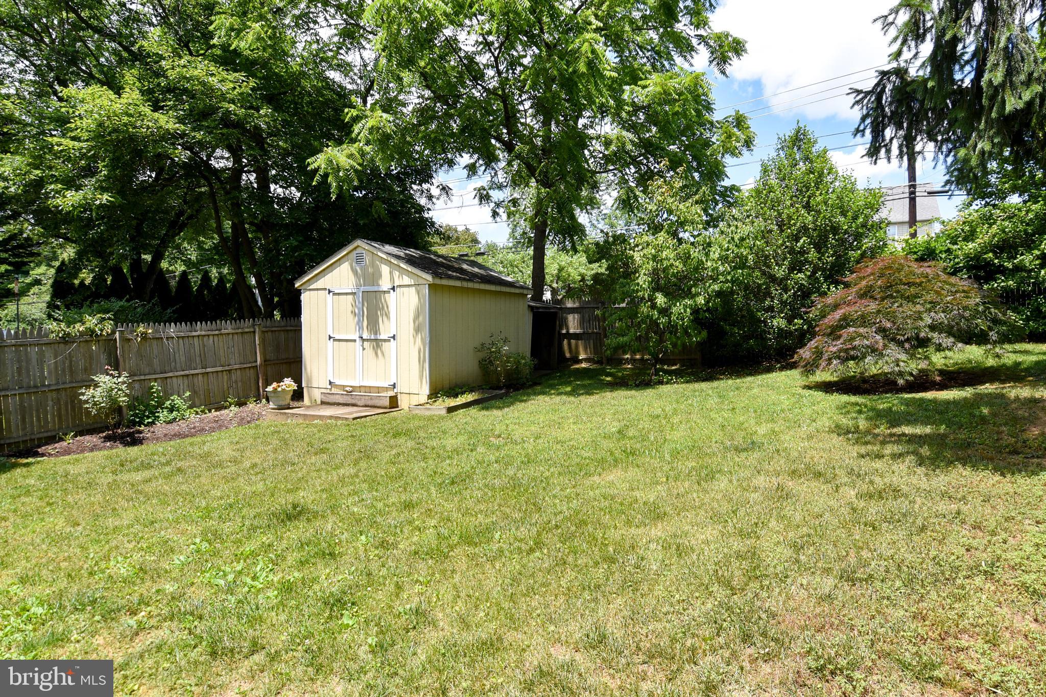 OAKMONT MANOR - Residential