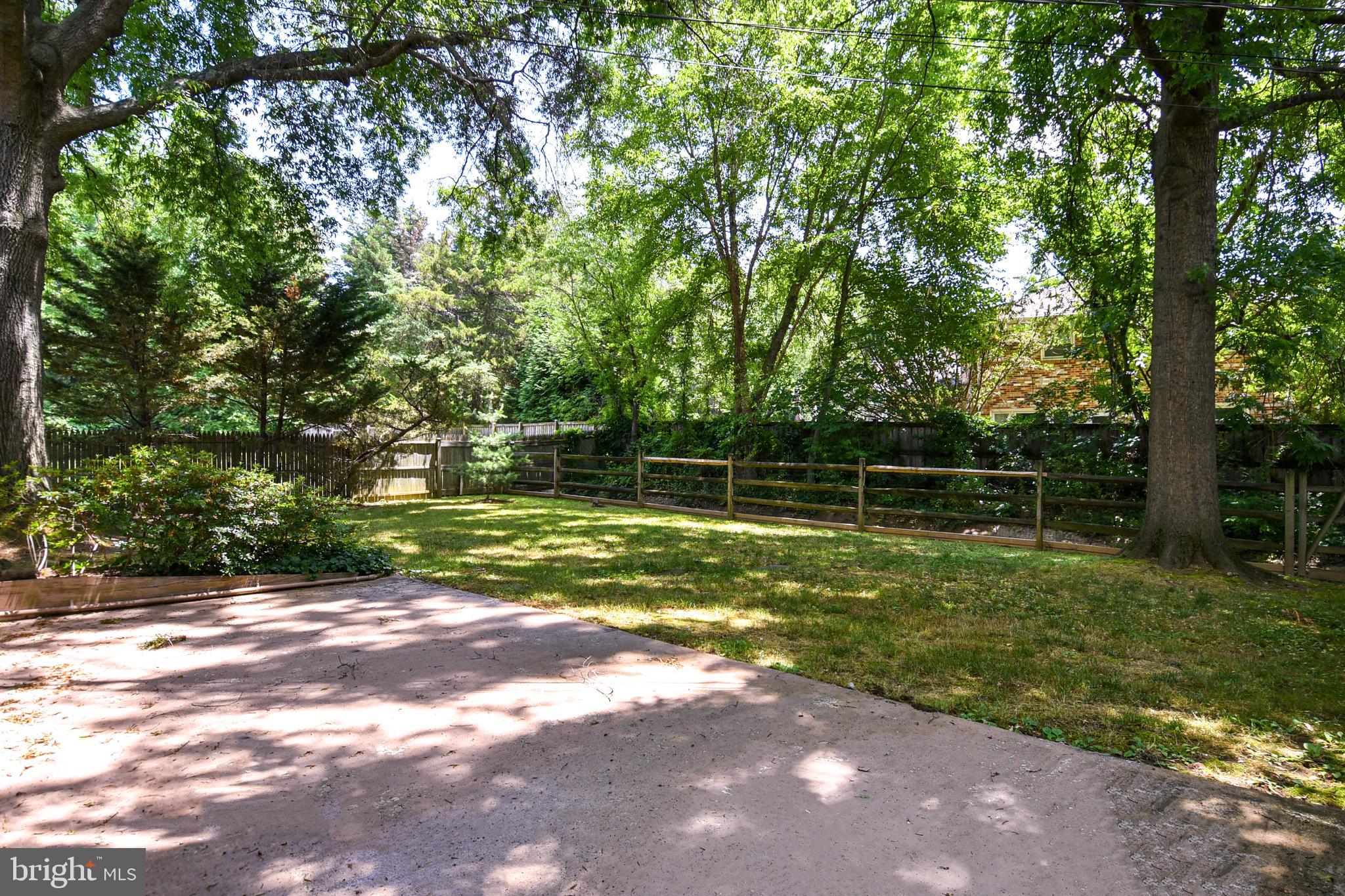 OAKMONT MANOR - Residential