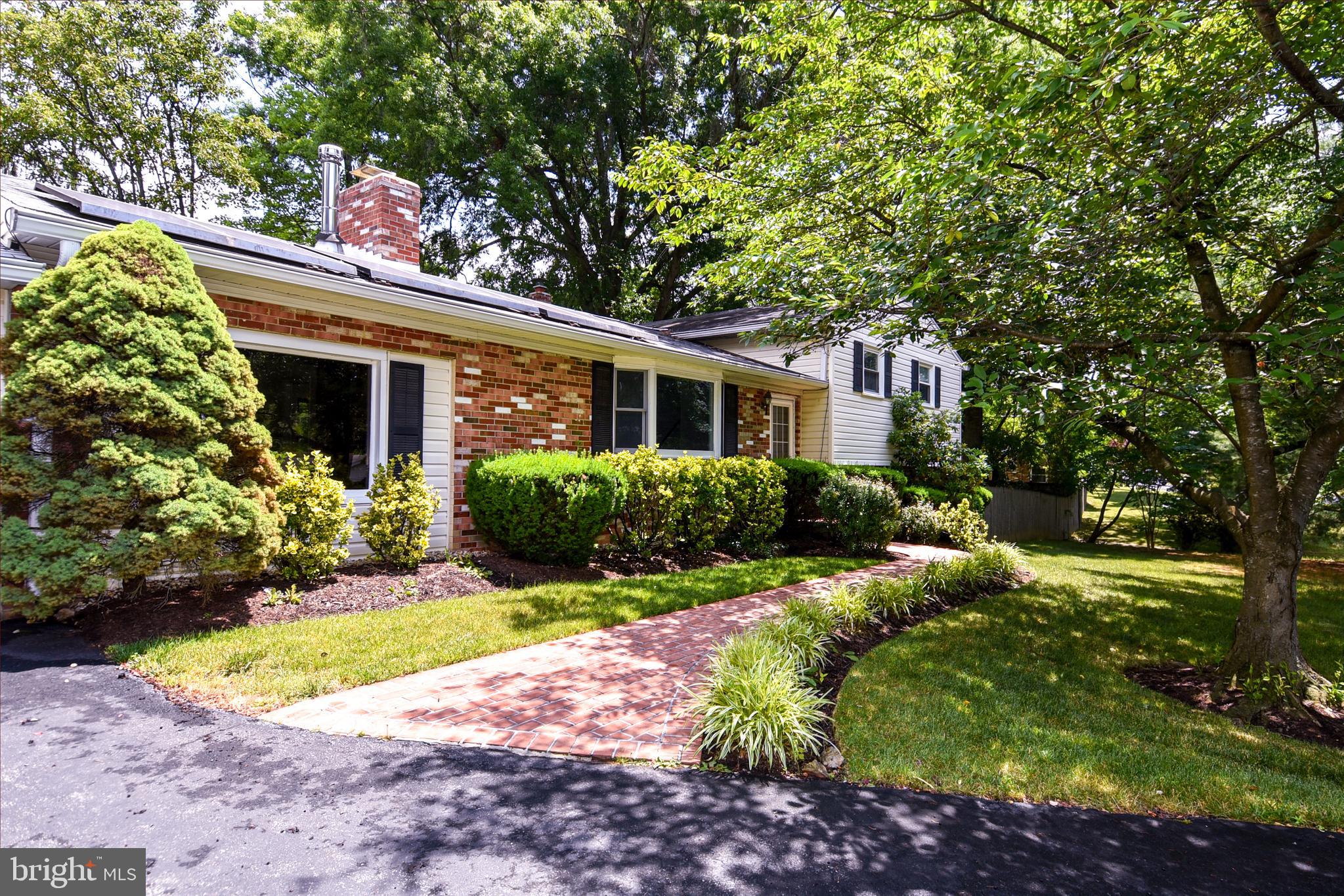 OAKMONT MANOR - Residential