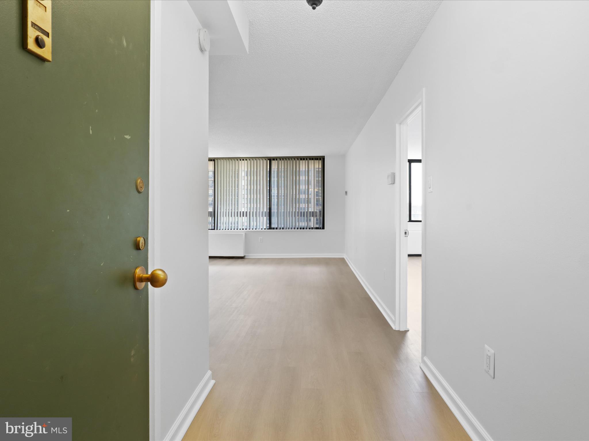 SKYLINE PLAZA - Residential Lease