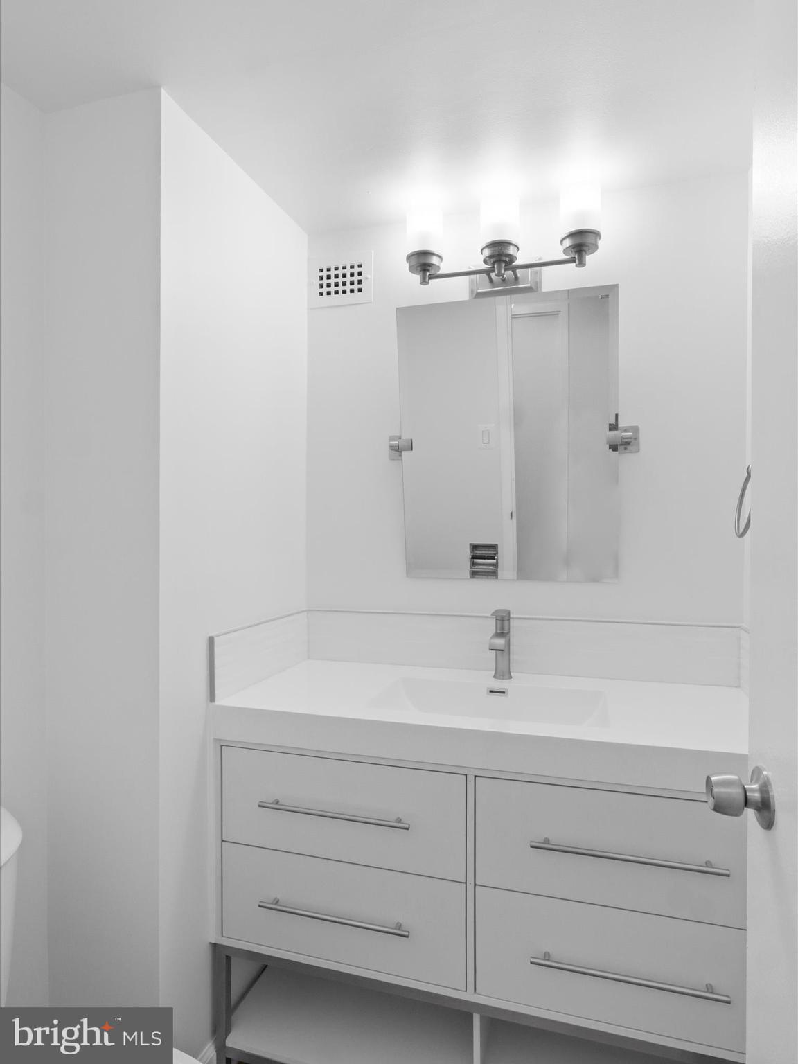 SKYLINE PLAZA - Residential Lease