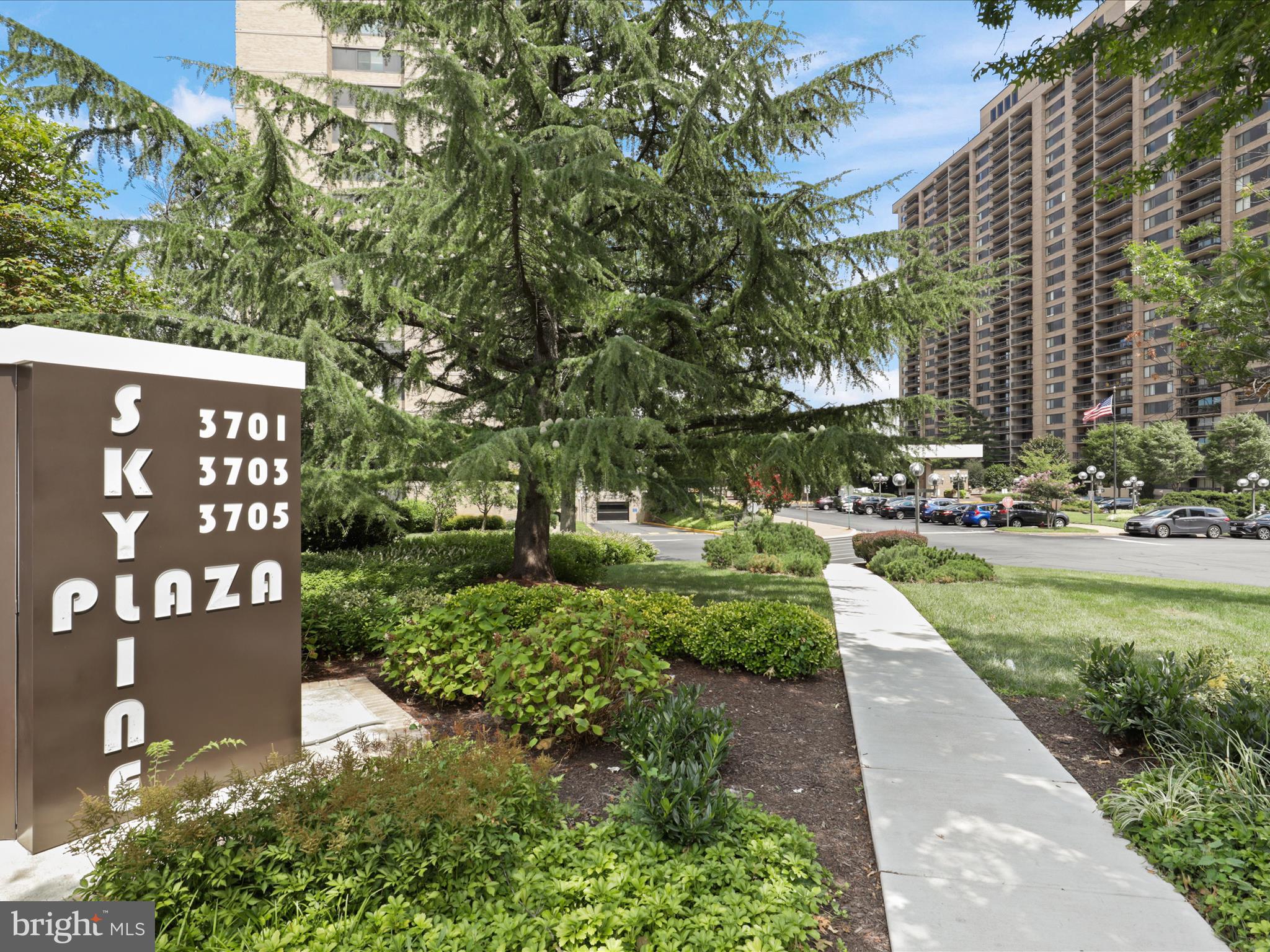 SKYLINE PLAZA - Residential Lease
