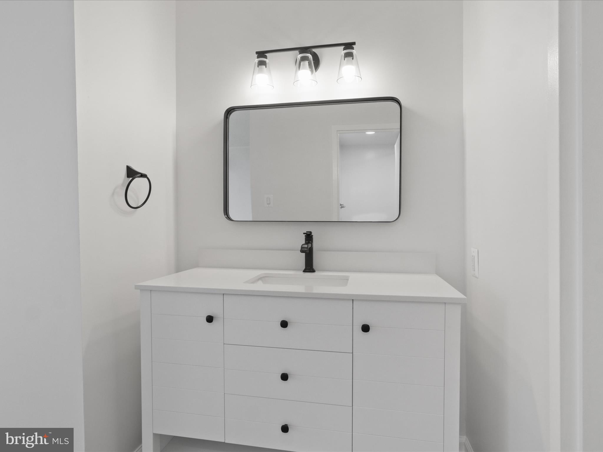 SKYLINE PLAZA - Residential Lease