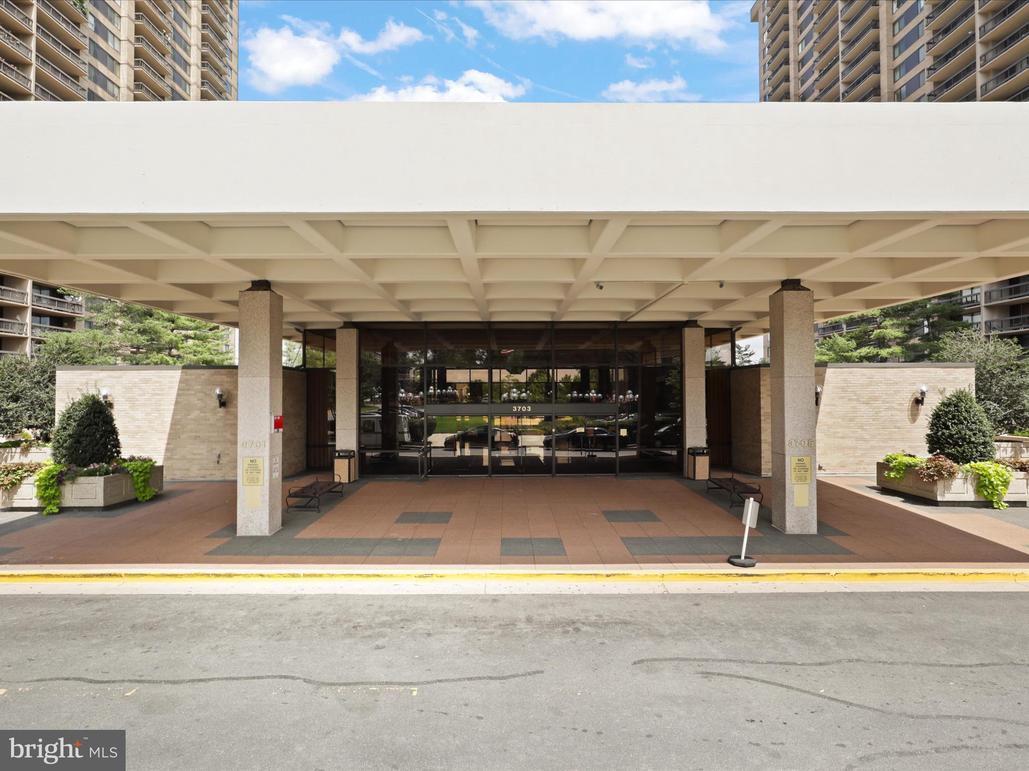 SKYLINE PLAZA - Residential Lease