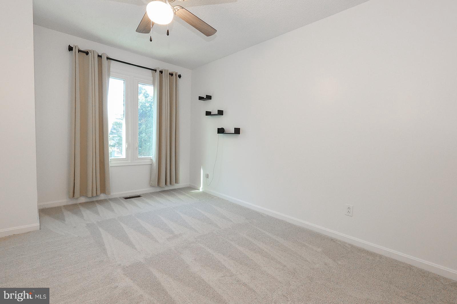 LONGFIELDS VILLAGE - Residential