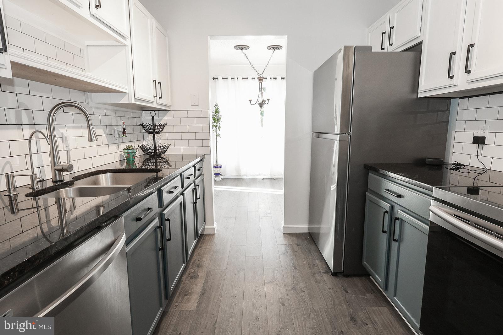 LONGFIELDS VILLAGE - Residential