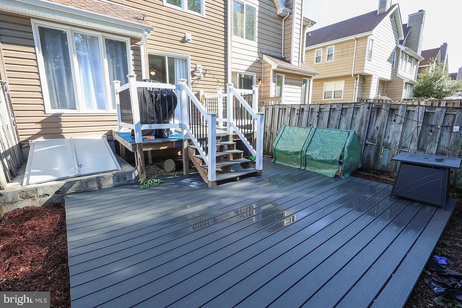 LONGFIELDS VILLAGE - Residential