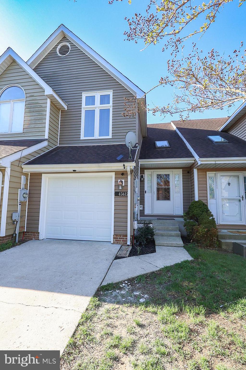 LONGFIELDS VILLAGE - Residential