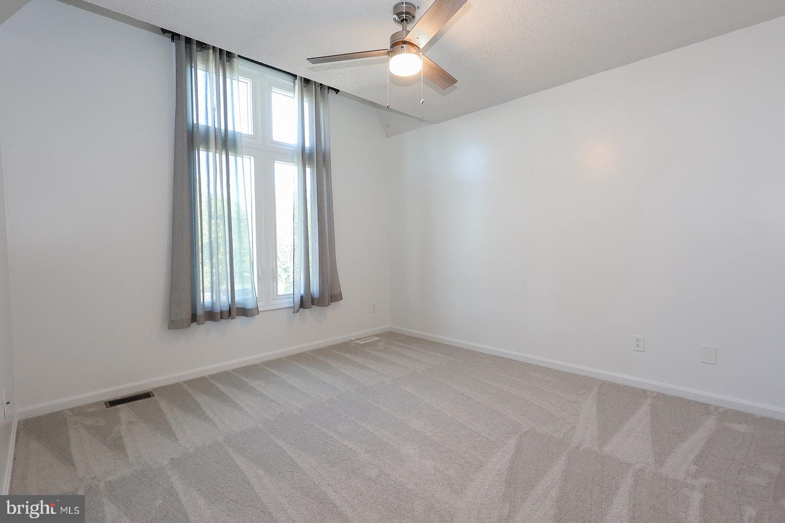 LONGFIELDS VILLAGE - Residential