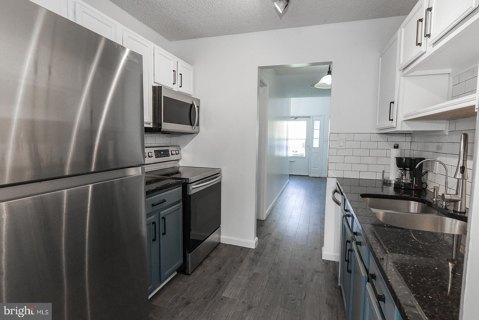 LONGFIELDS VILLAGE - Residential