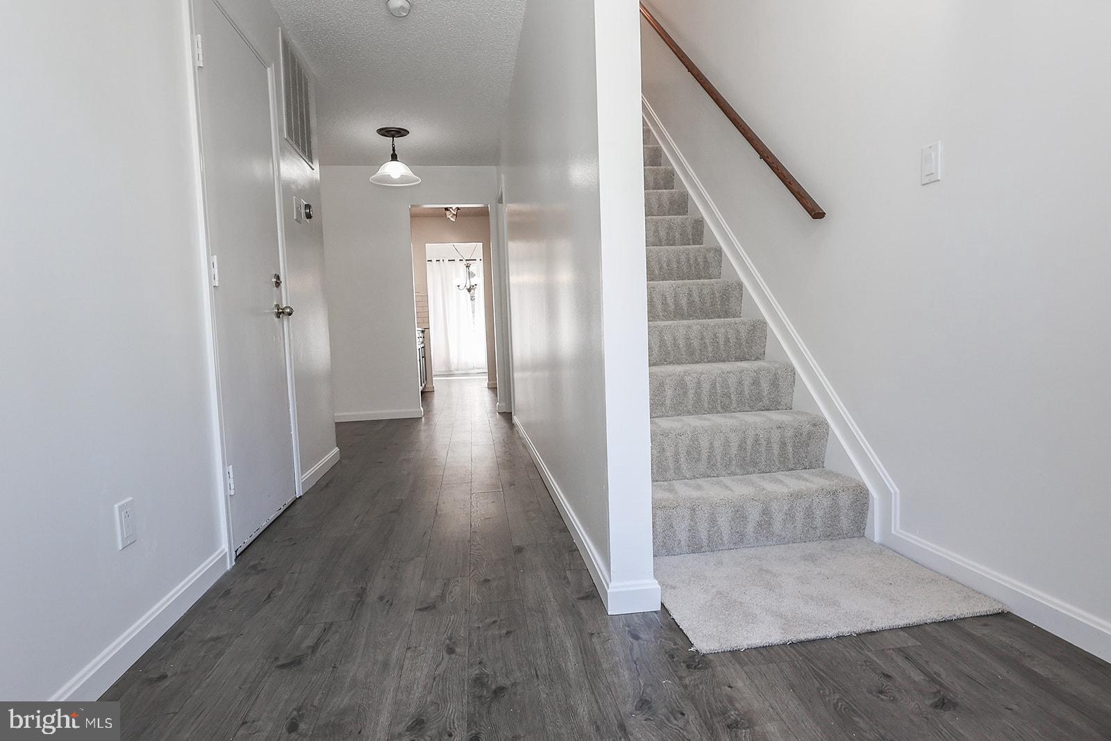 LONGFIELDS VILLAGE - Residential