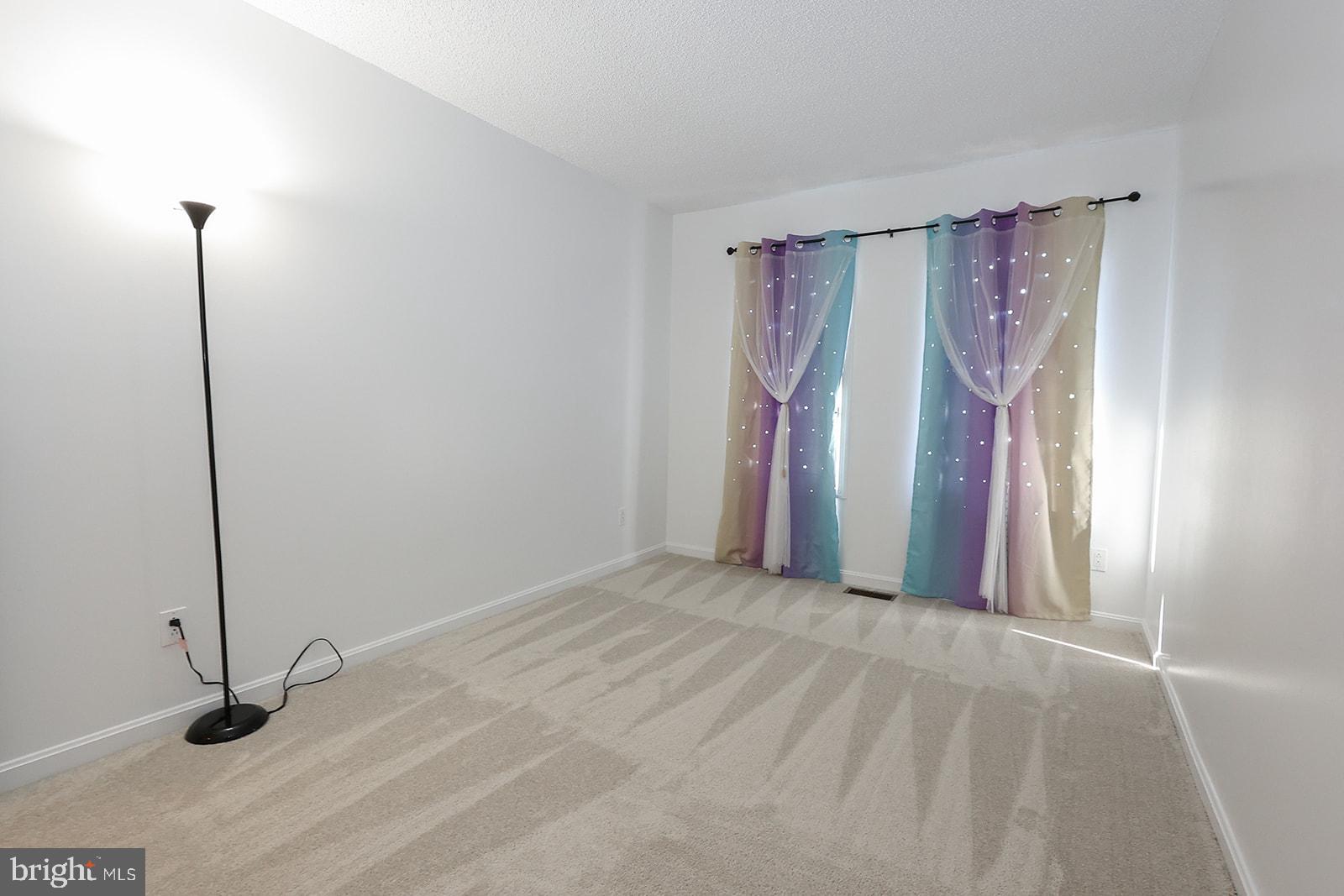 LONGFIELDS VILLAGE - Residential