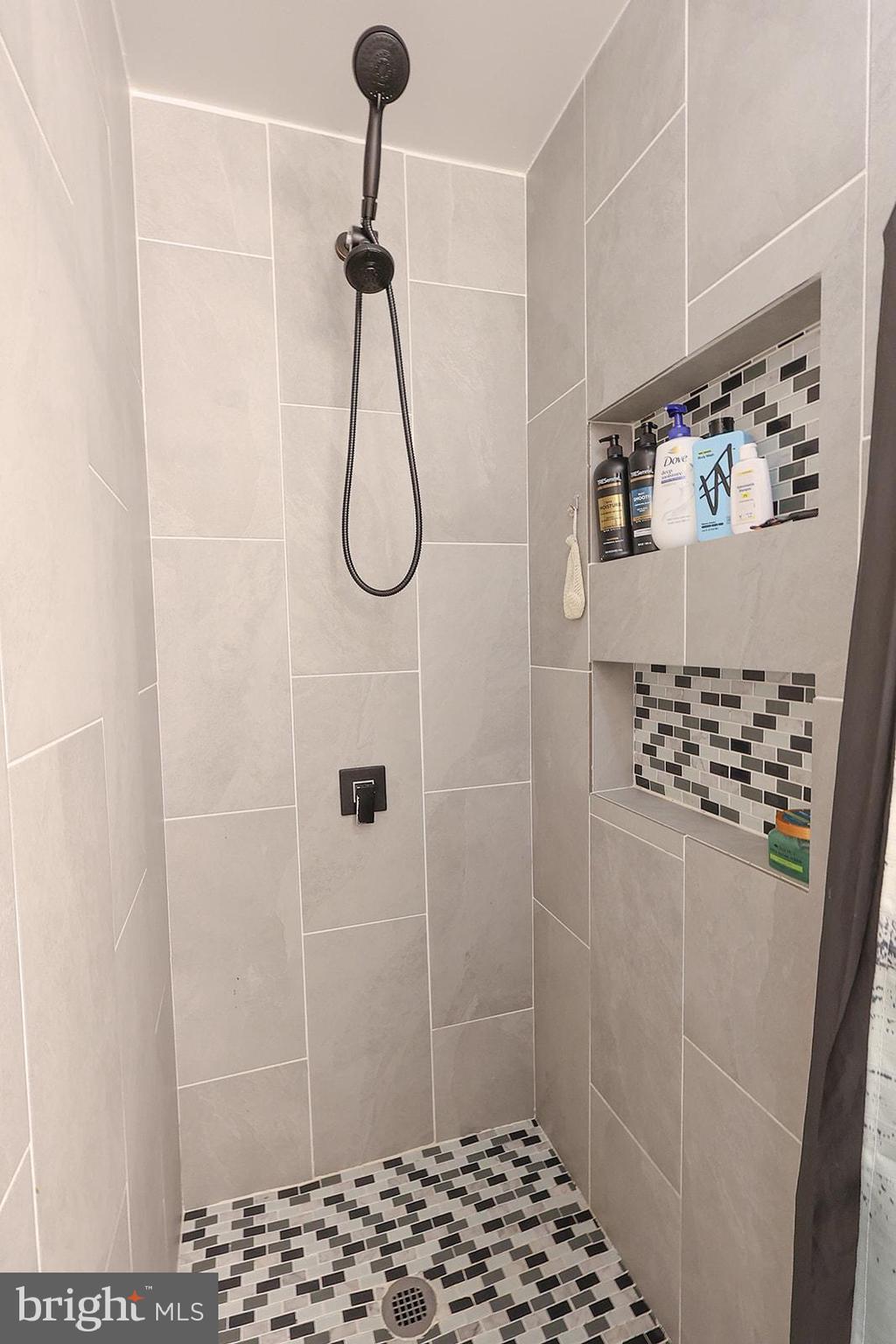 LONGFIELDS VILLAGE - Residential