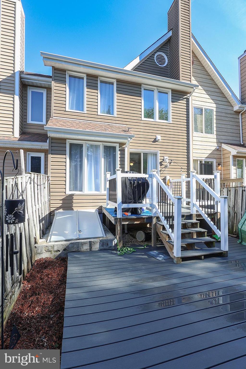 LONGFIELDS VILLAGE - Residential