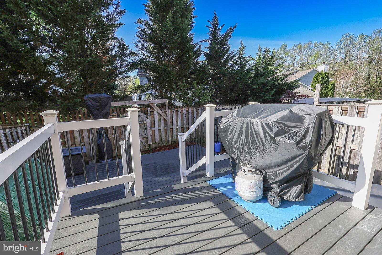 LONGFIELDS VILLAGE - Residential