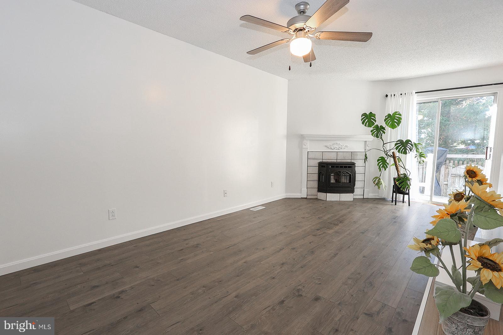 LONGFIELDS VILLAGE - Residential