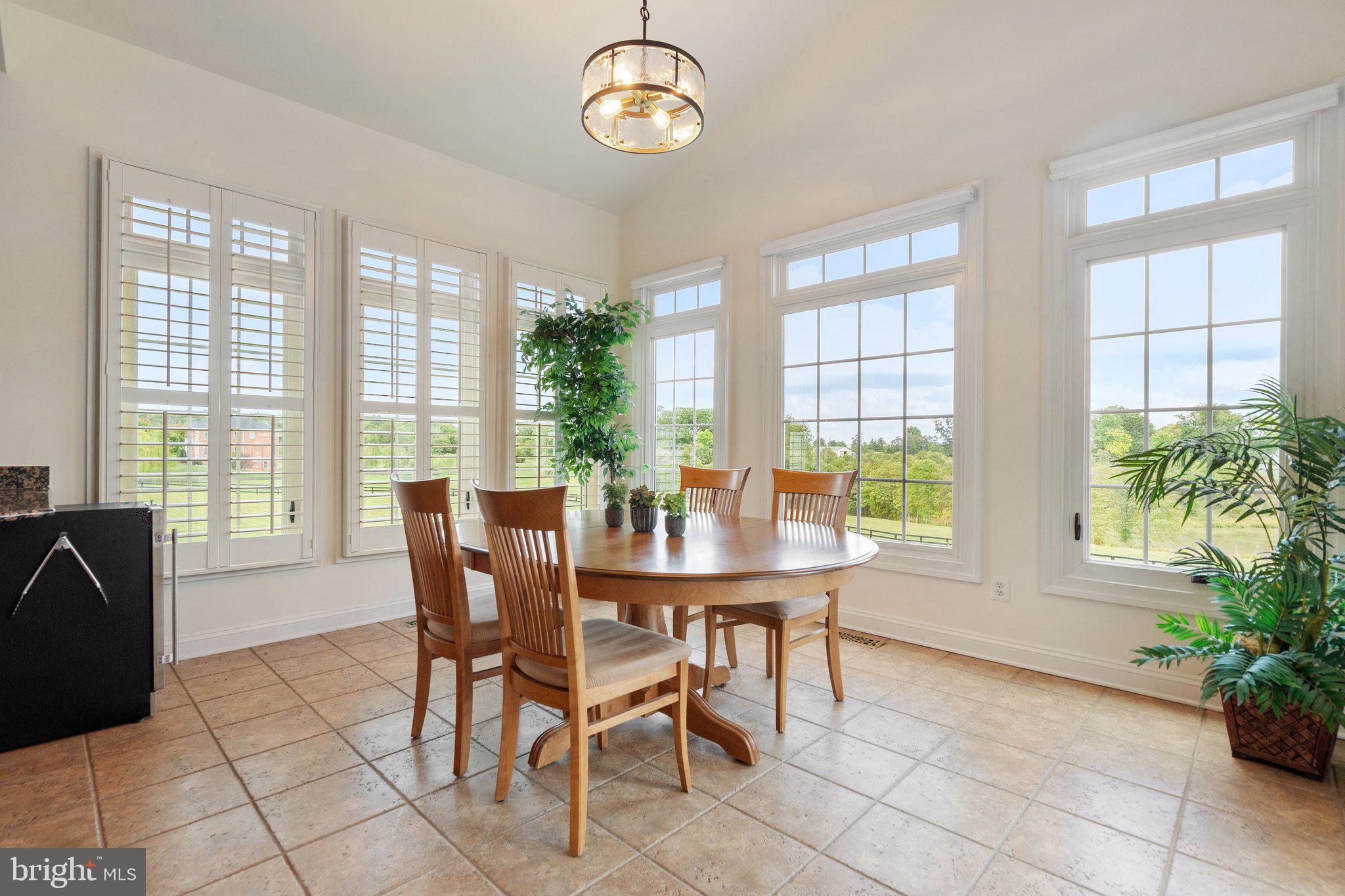 AVONDALE ESTATES - Residential