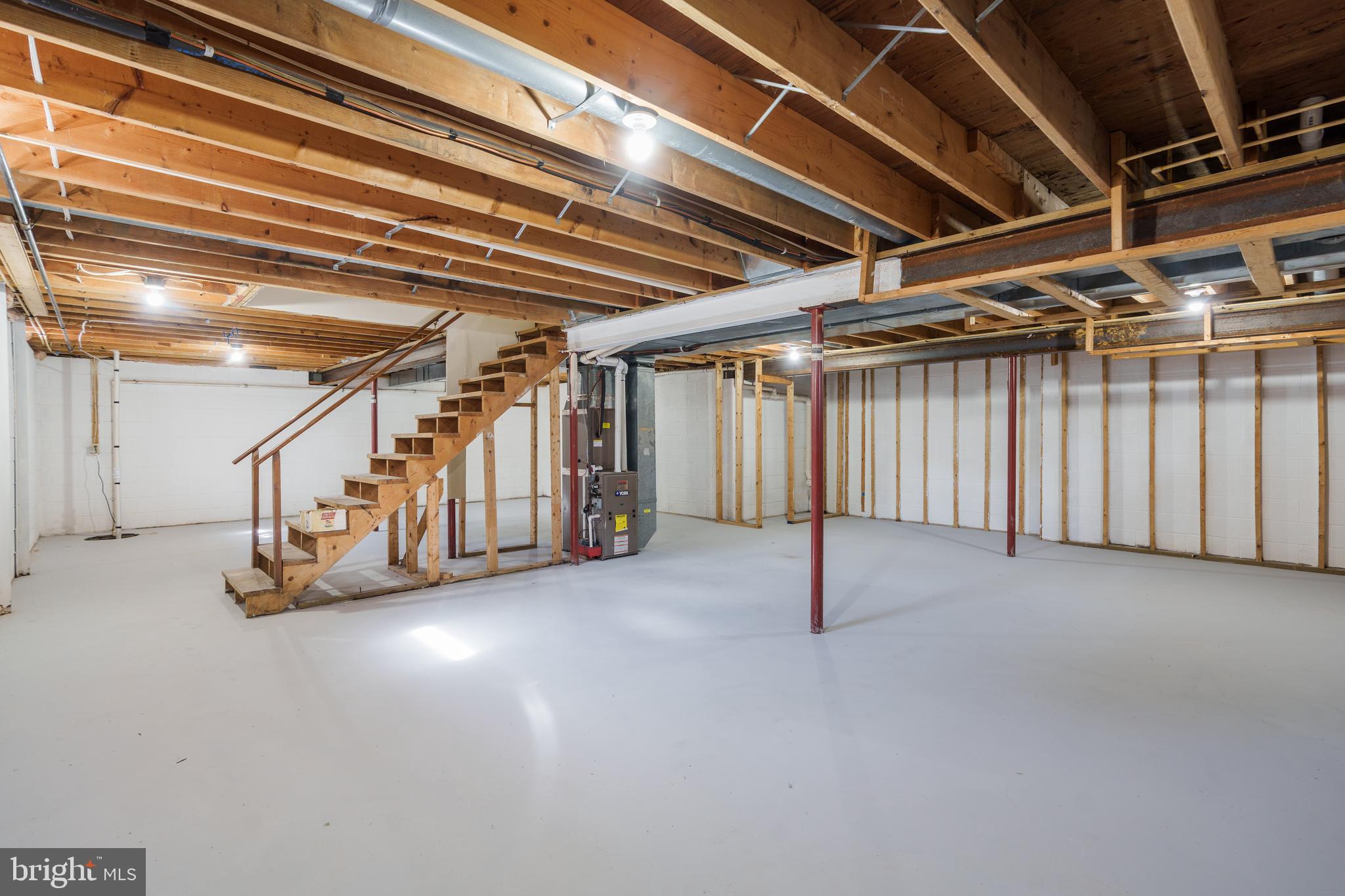 MEADOW RUN - Residential