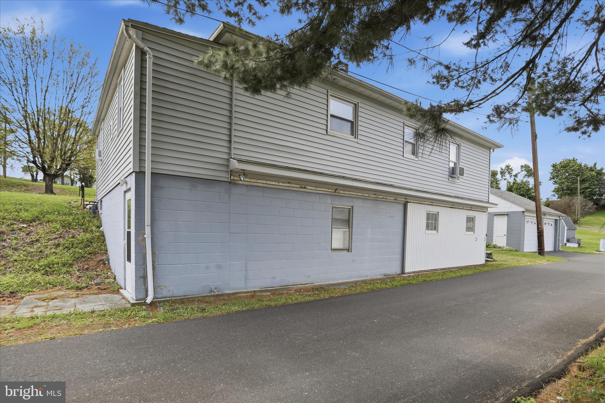 TROUT EST - Residential