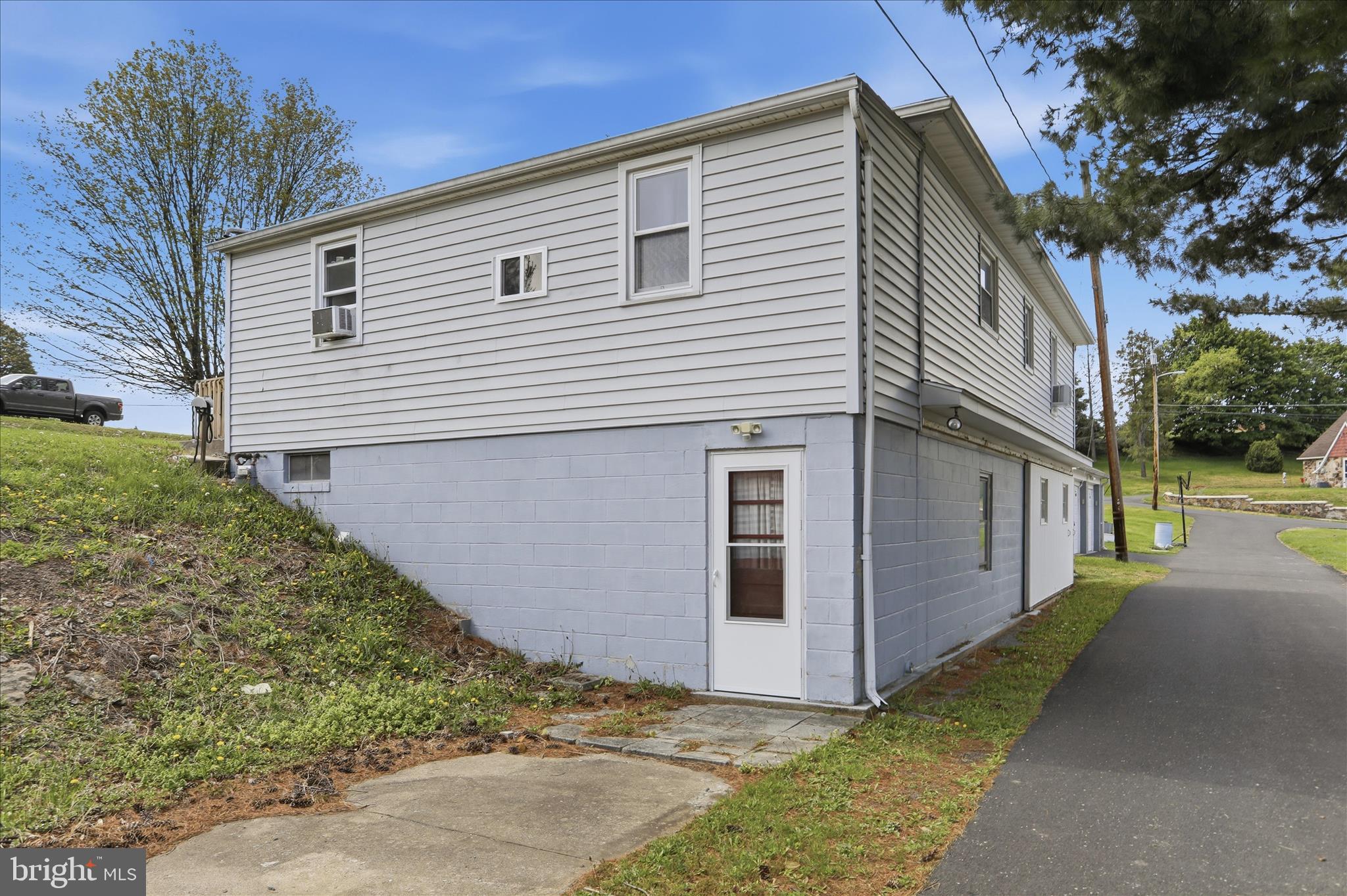 TROUT EST - Residential