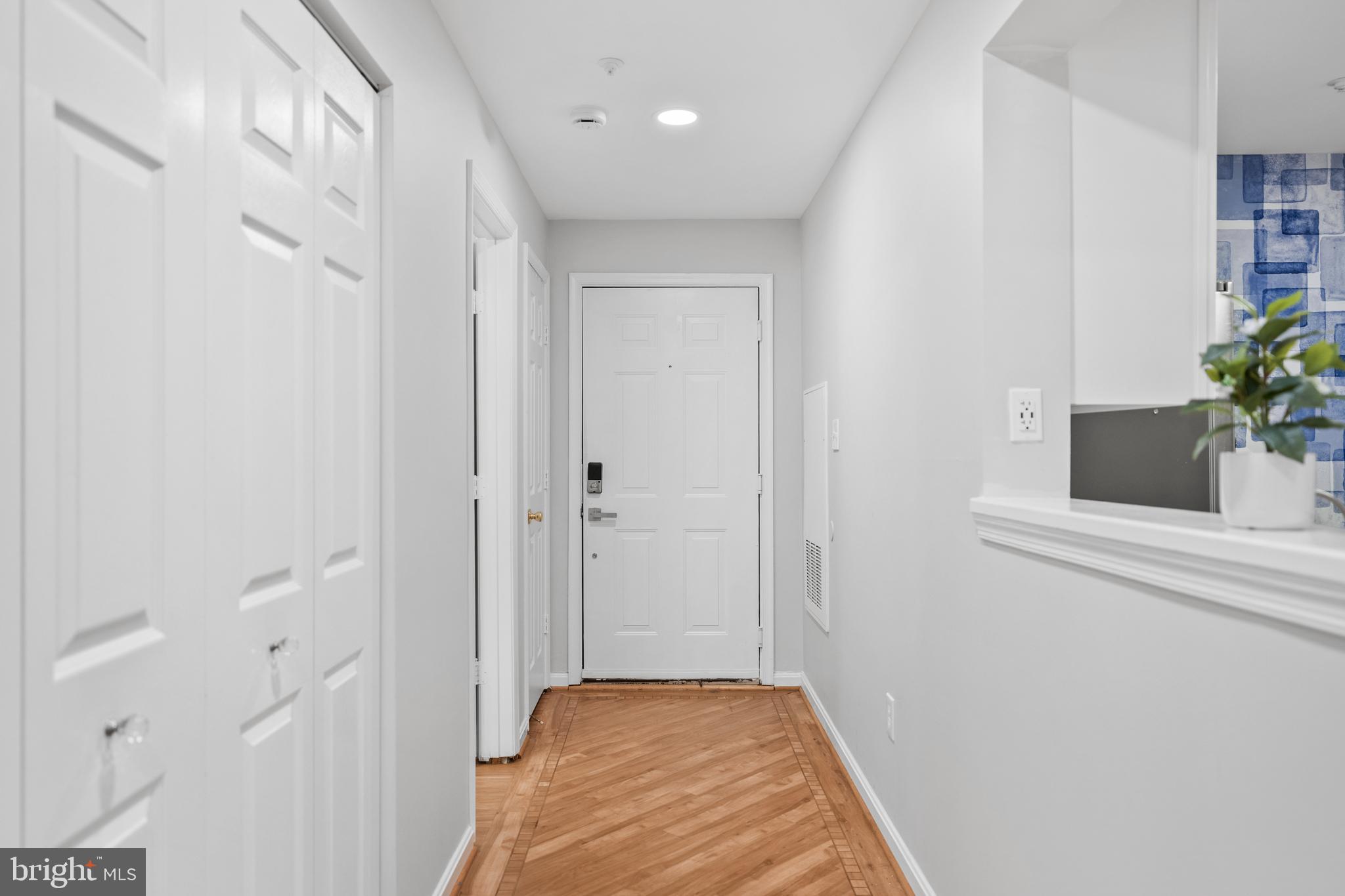 10010 VANDERBILT CIRCLE 6-9