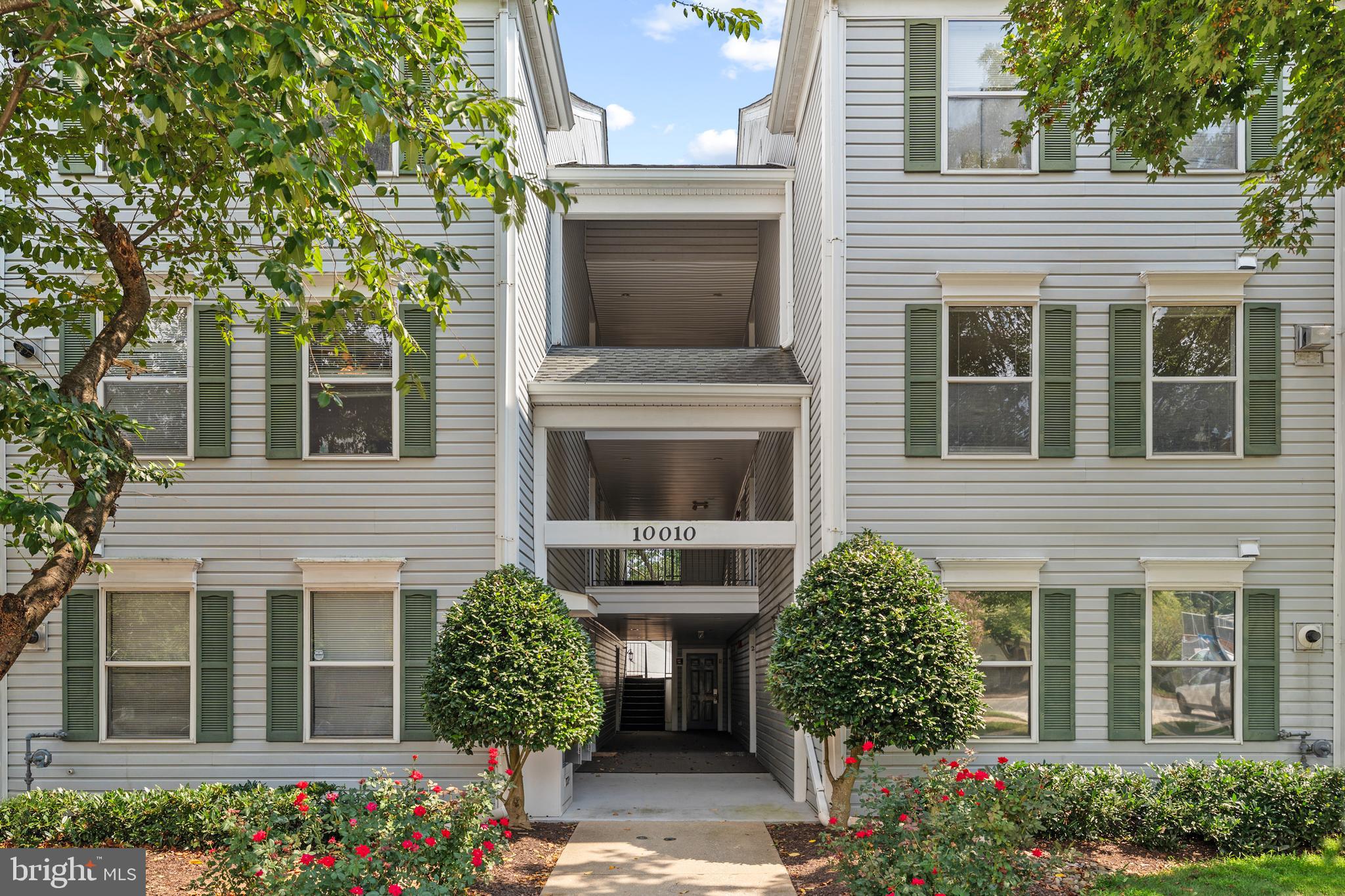 Discover the perfect blend of modern updates, unbeatable location, and vibrant community living! Step into this bright, open, move-in ready condo featuring a brand new water heater, brand new kitchen with stainless steel appliances and cabinetry, brand new flooring, fresh paint throughout, and a refinished living room ceiling (no popcorn!).
The spacious layout includes a sunlit living room with a cozy gas fireplace, a dining area with a breakfast bar, and access to a private balcony with extra storage, perfect for relaxing after a long day.
Both bedrooms are large suites with private baths, ample closet space, and oversized windows that flood the rooms with natural light. An in-unit washer and dryer make life even more convenient.
Outside your door, enjoy resort-style community amenities including a pool, tennis court, and community center. And the location is truly unmatched—you’ll be within walking distance to Crown, RIO, and Kentlands, where you’ll find shops, dining, grocery stores, fitness centers, movie theaters, and endless entertainment. For commuters, Shady Grove Metro and I-270 are just minutes away, making travel throughout the DMV a breeze.
This home offers not only comfort and style inside, but also the rare opportunity to live in the heart of one of Rockville’s most desirable neighborhoods. Don’t miss your chance to enjoy the best of convenience, community, and modern living!