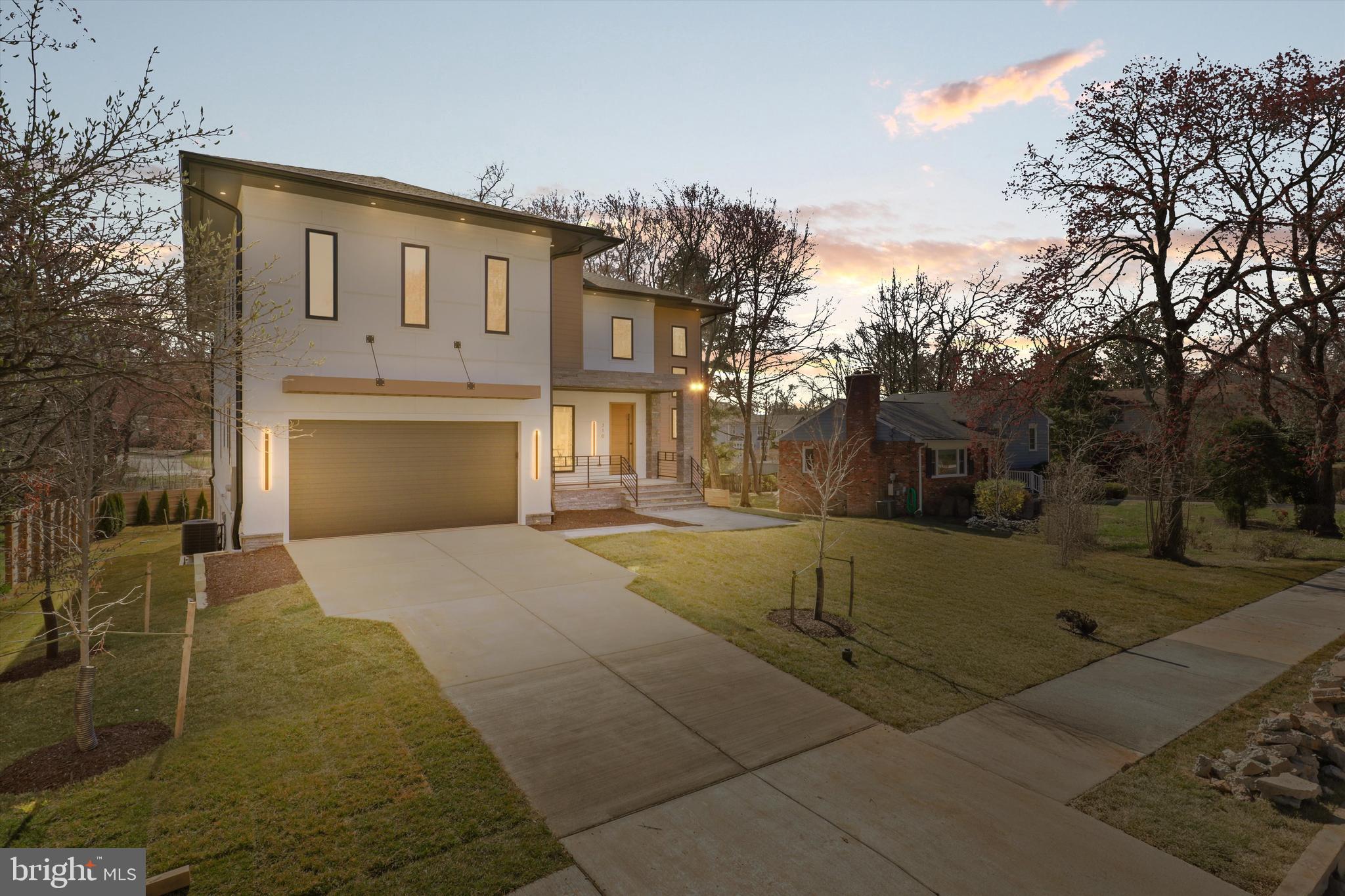 310 JOHNSON STREET SW