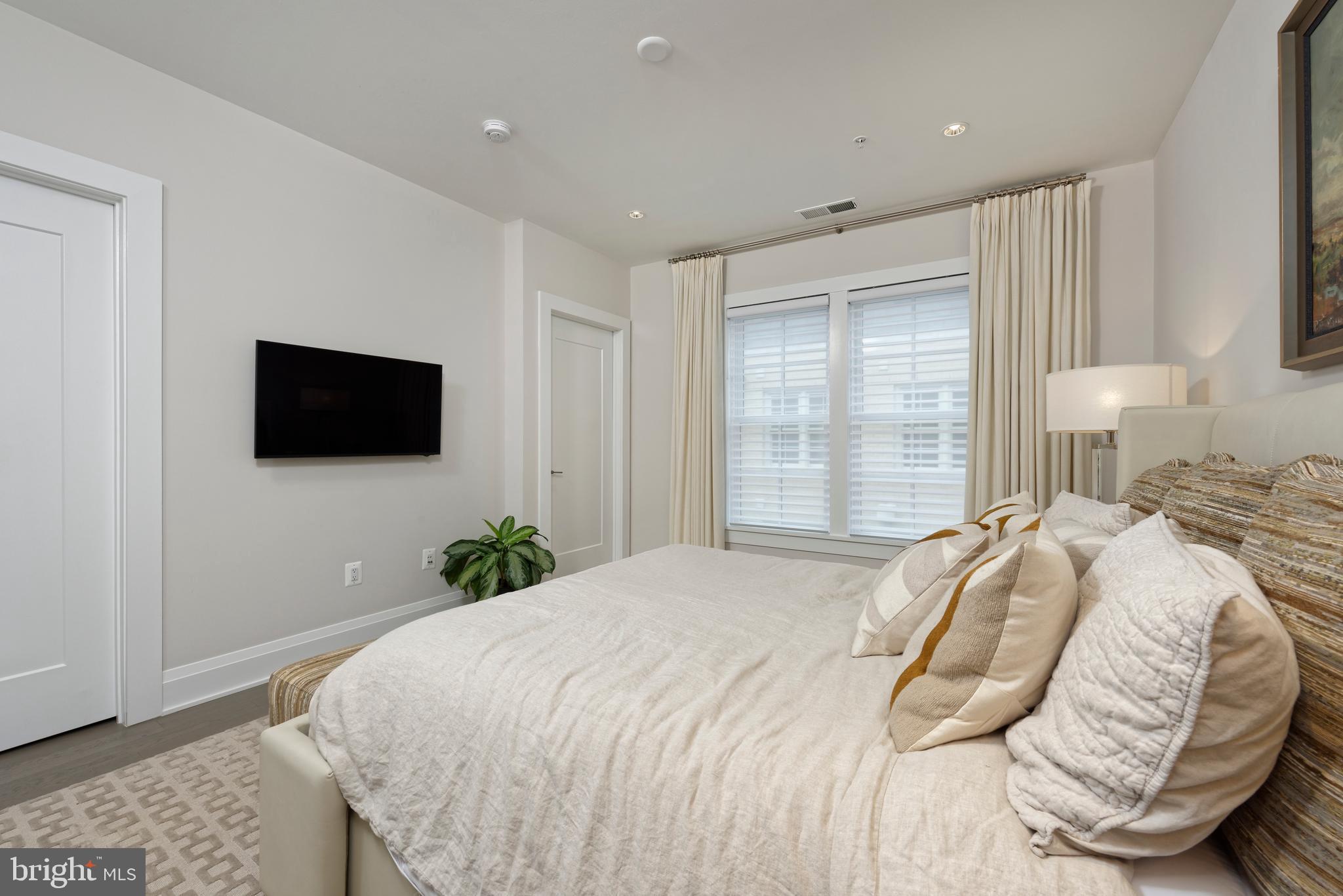 ROBINSON LANDING - Residential