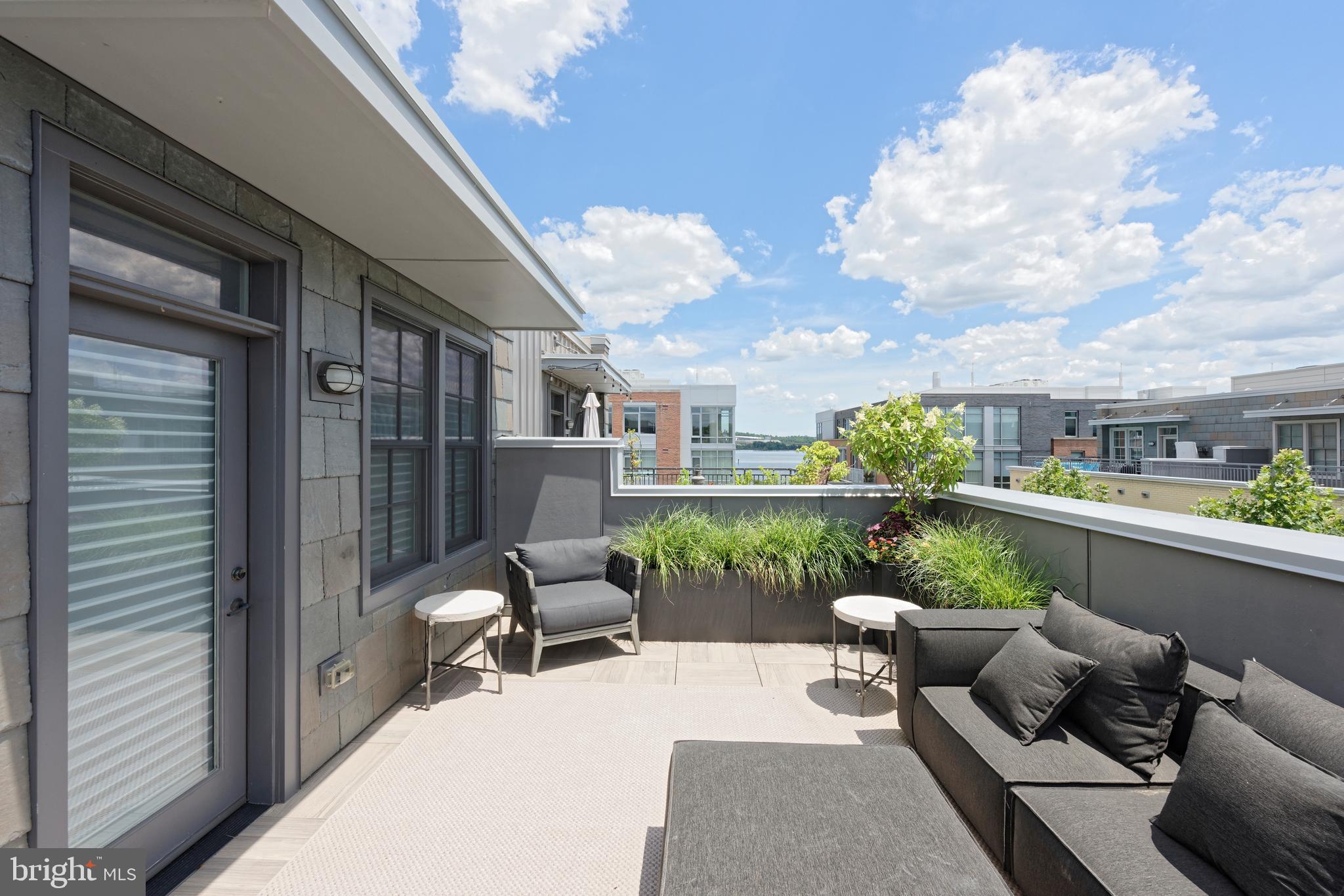 ROBINSON LANDING - Residential