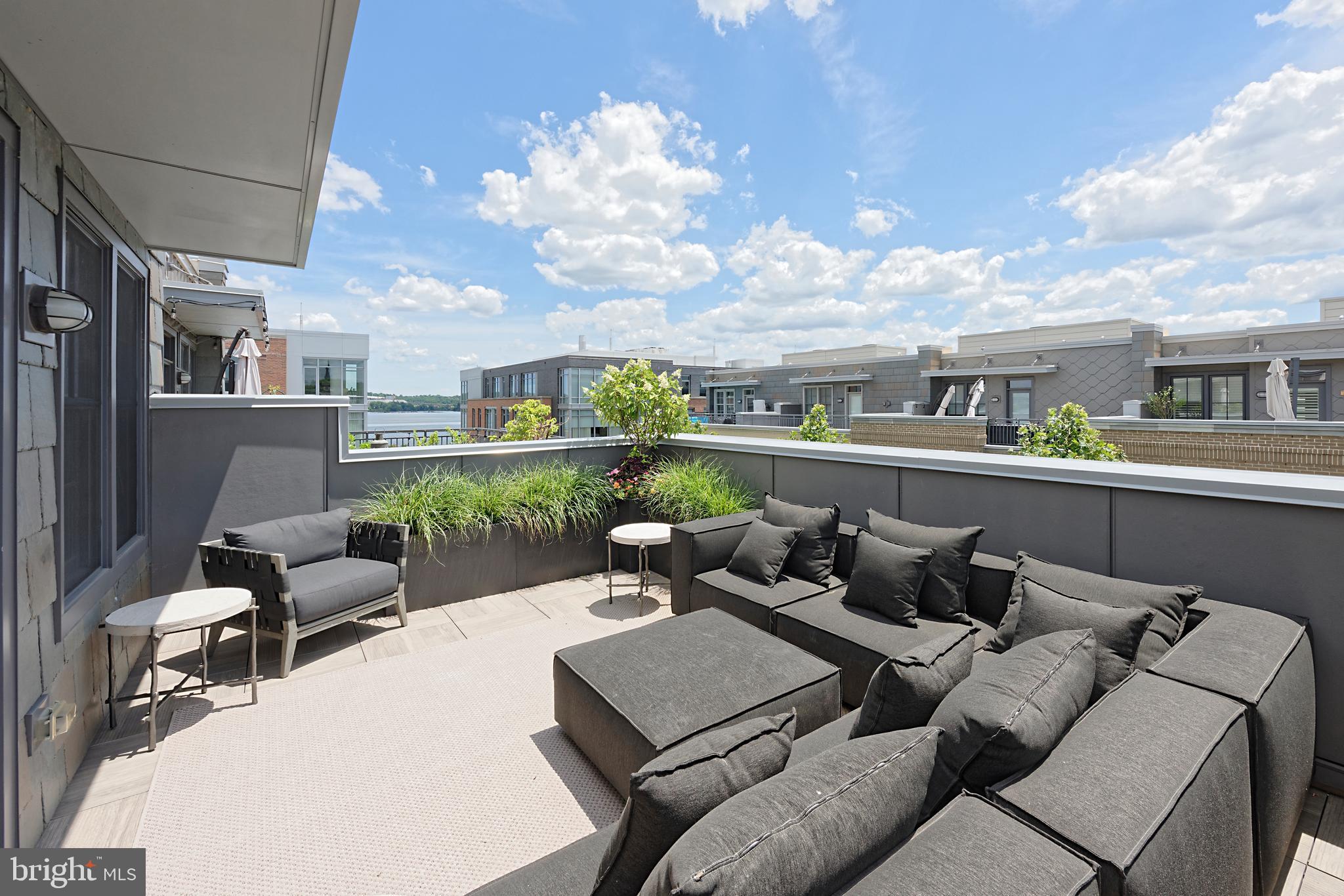 ROBINSON LANDING - Residential