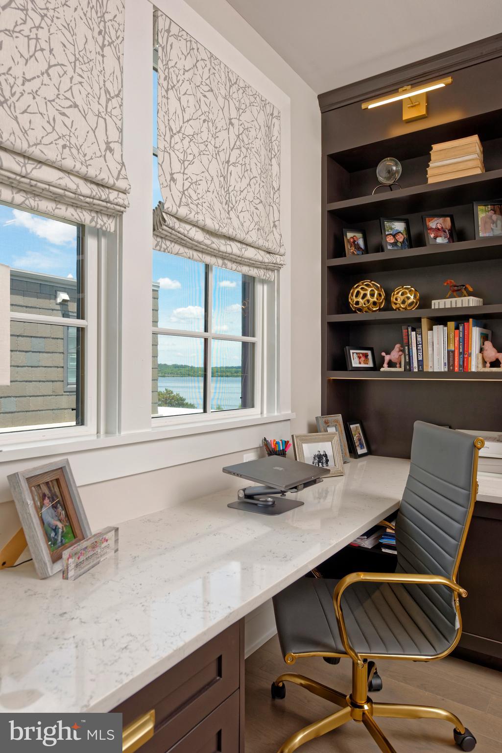 ROBINSON LANDING - Residential