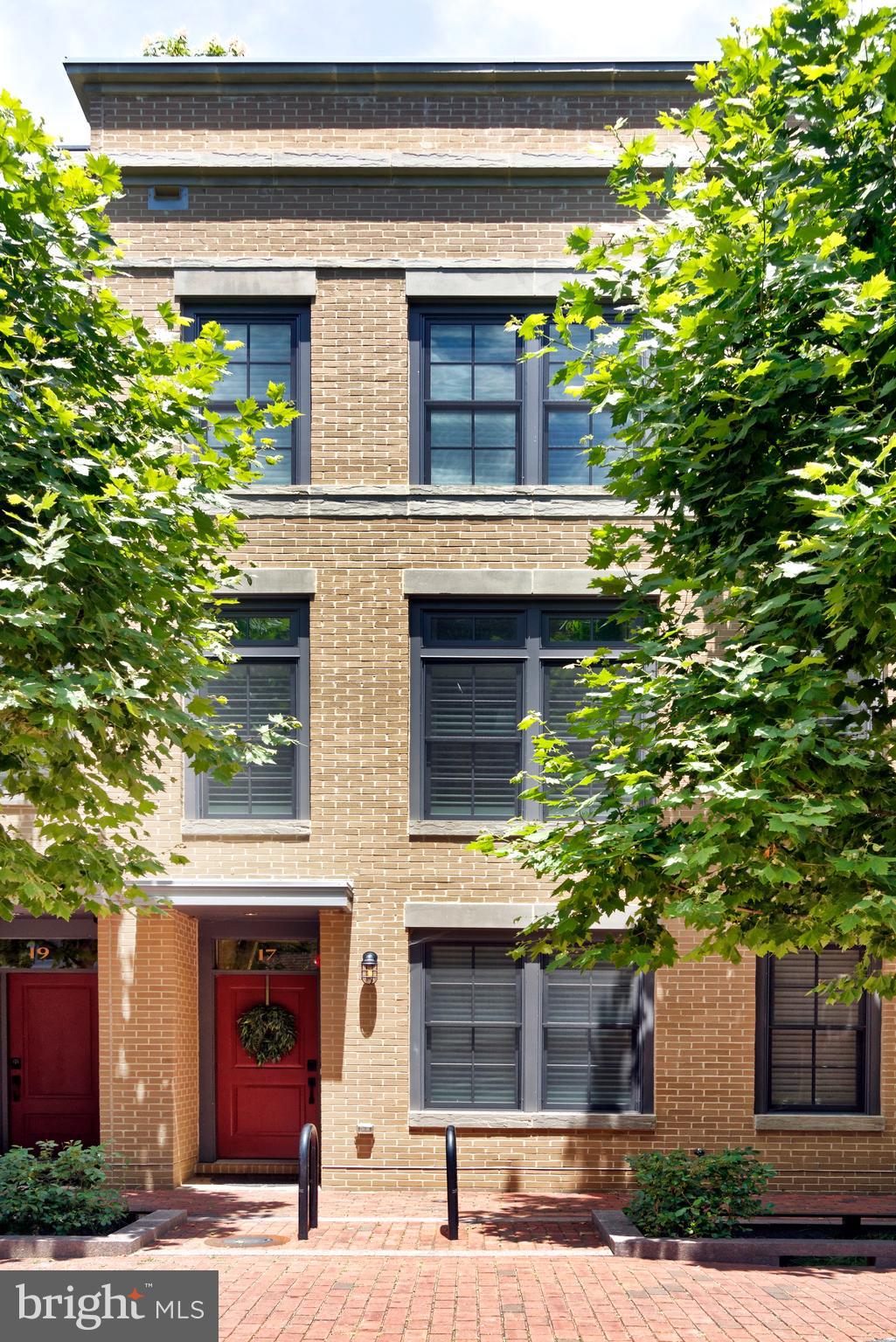 ROBINSON LANDING - Residential