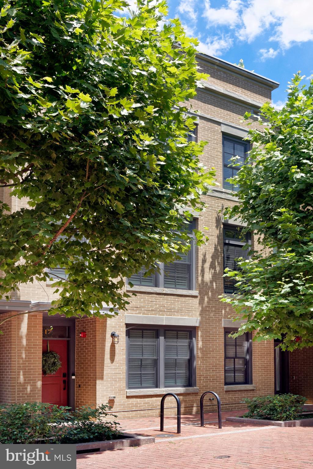 ROBINSON LANDING - Residential