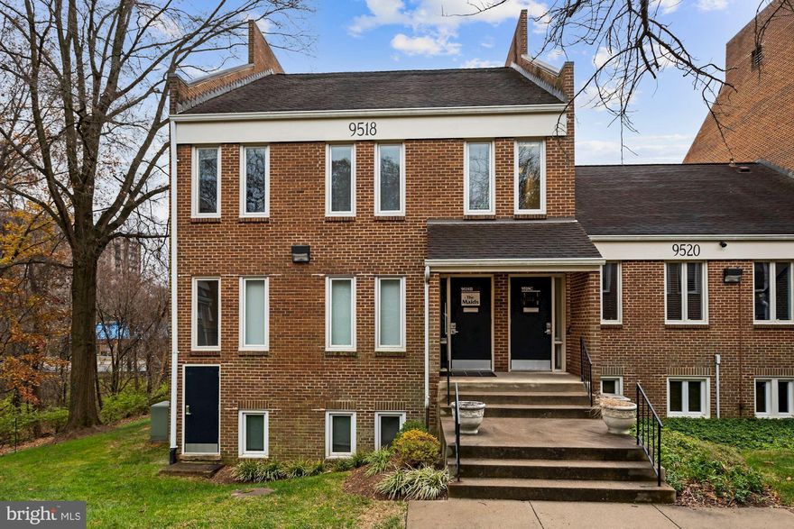 Absolutely Amazing Location for Retail, Professional Commercial Space to Own. EXCELLENT INVESTMENT! Four separate Offices with Lobby area and an Updated Bathroom. Brand New HVAC!  Plenty of Parking!!
Available for Sale or Lease! 
Can be used for Most Retail, Medical, Attorney/Professional Office, Learning Center/School, Hair Salon/Spa, etc. Very Close to the Vienna Metro!! Convenient to I-66, Mosaic District, Tysons, City of Fairfax. Located Near Many Single Family Homes, Townhomes and Highrise Condo's.