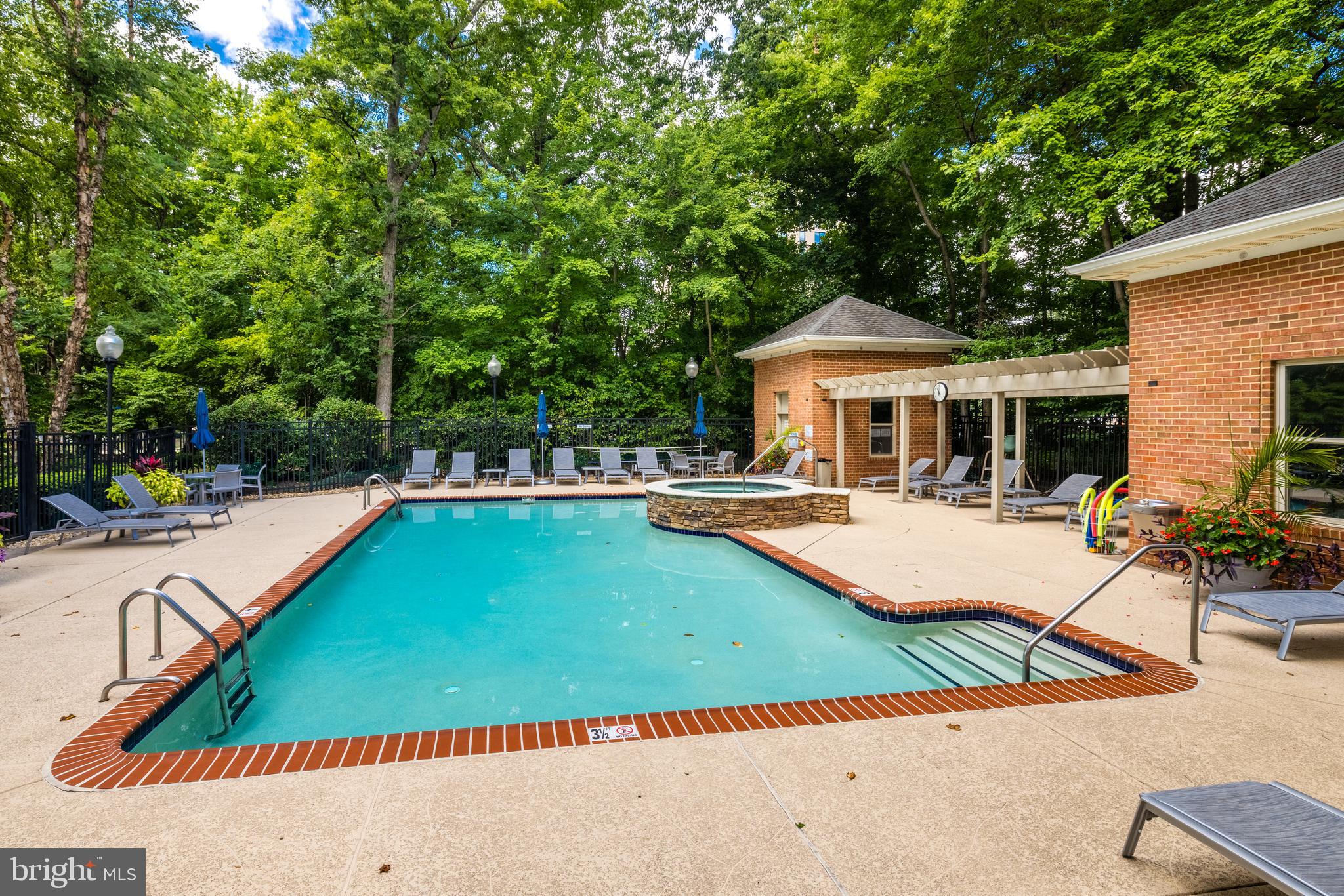 STRATFORD CONDOMINIUMS - Residential