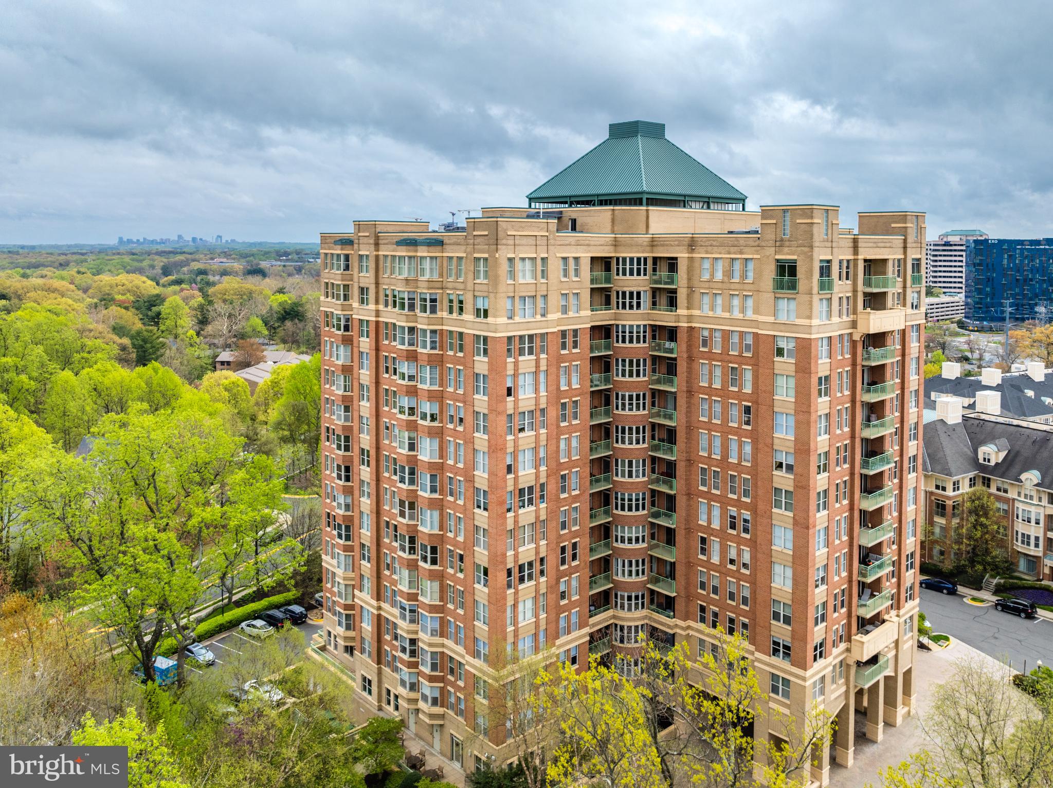 STRATFORD CONDOMINIUMS - Residential