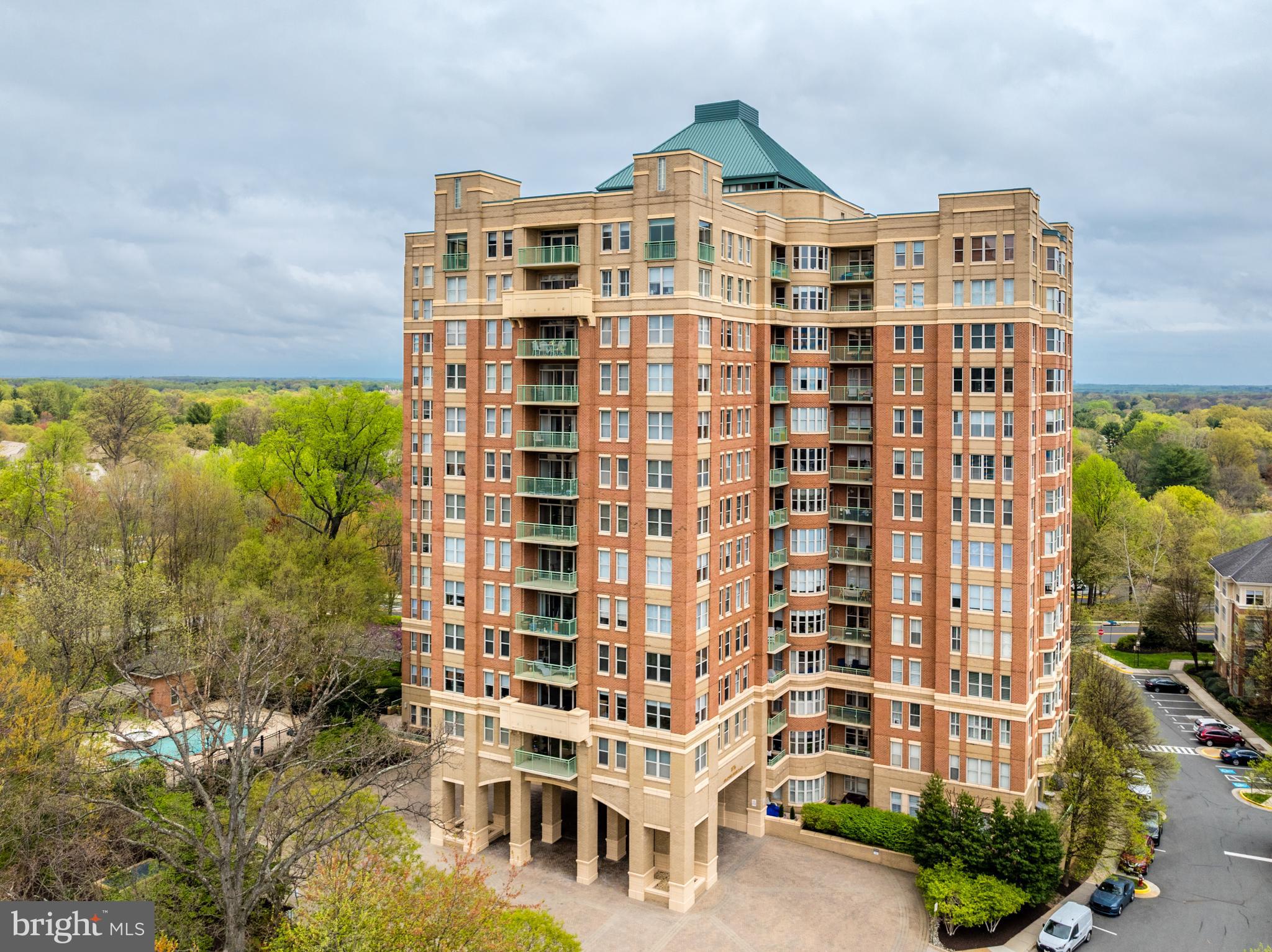 STRATFORD CONDOMINIUMS - Residential
