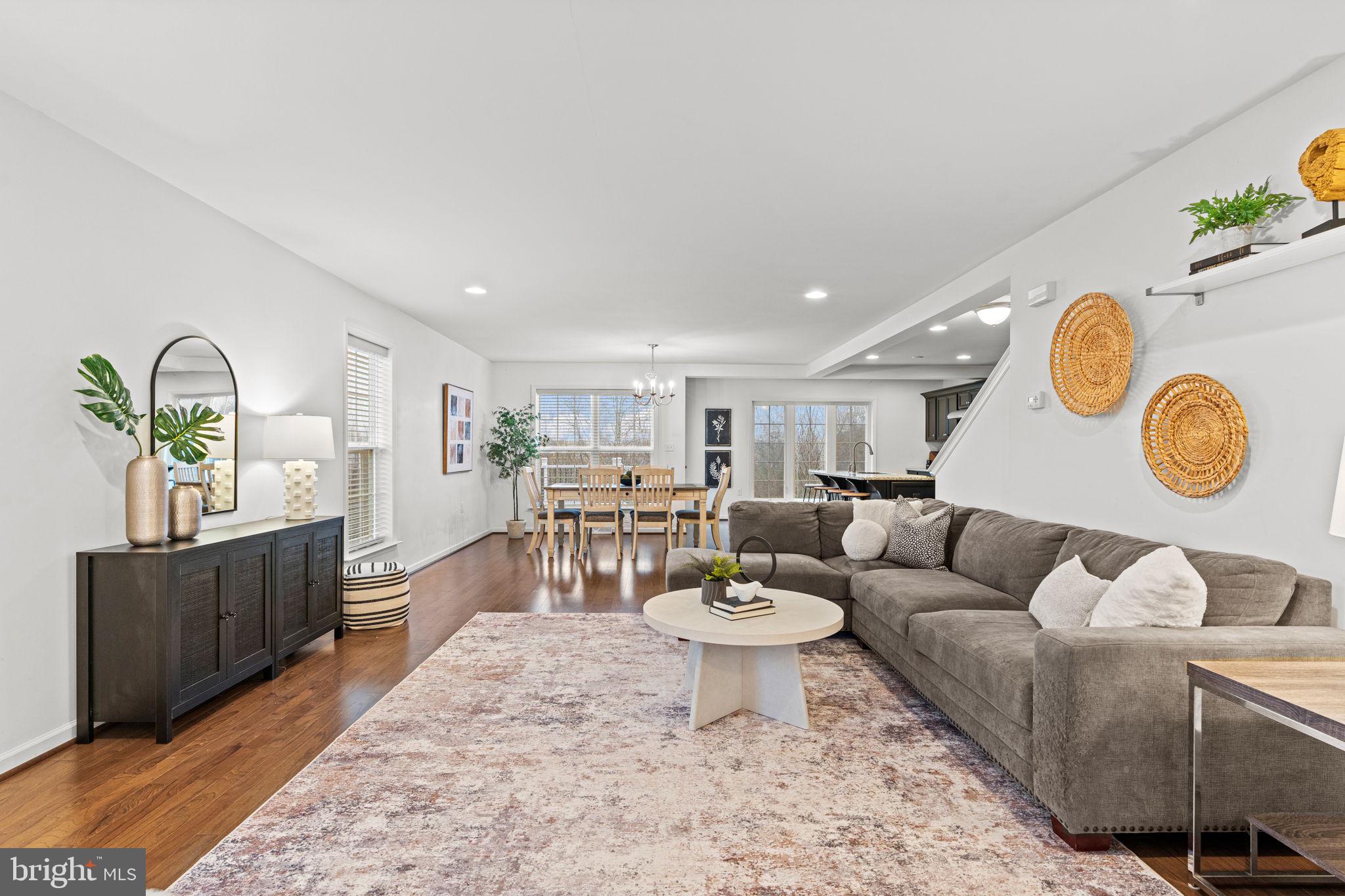 SPRING HILL - Residential