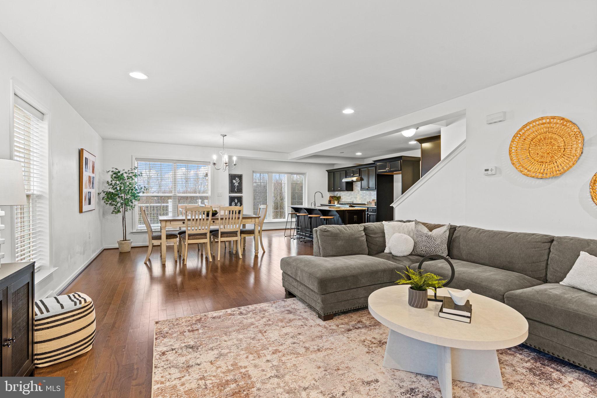 SPRING HILL - Residential