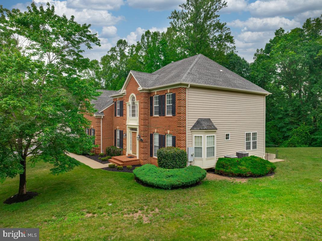 5563 NOTCHED BEAK COURT