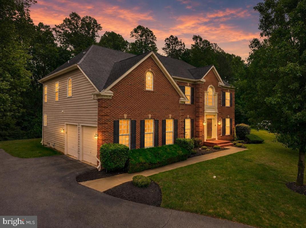 5563 NOTCHED BEAK COURT