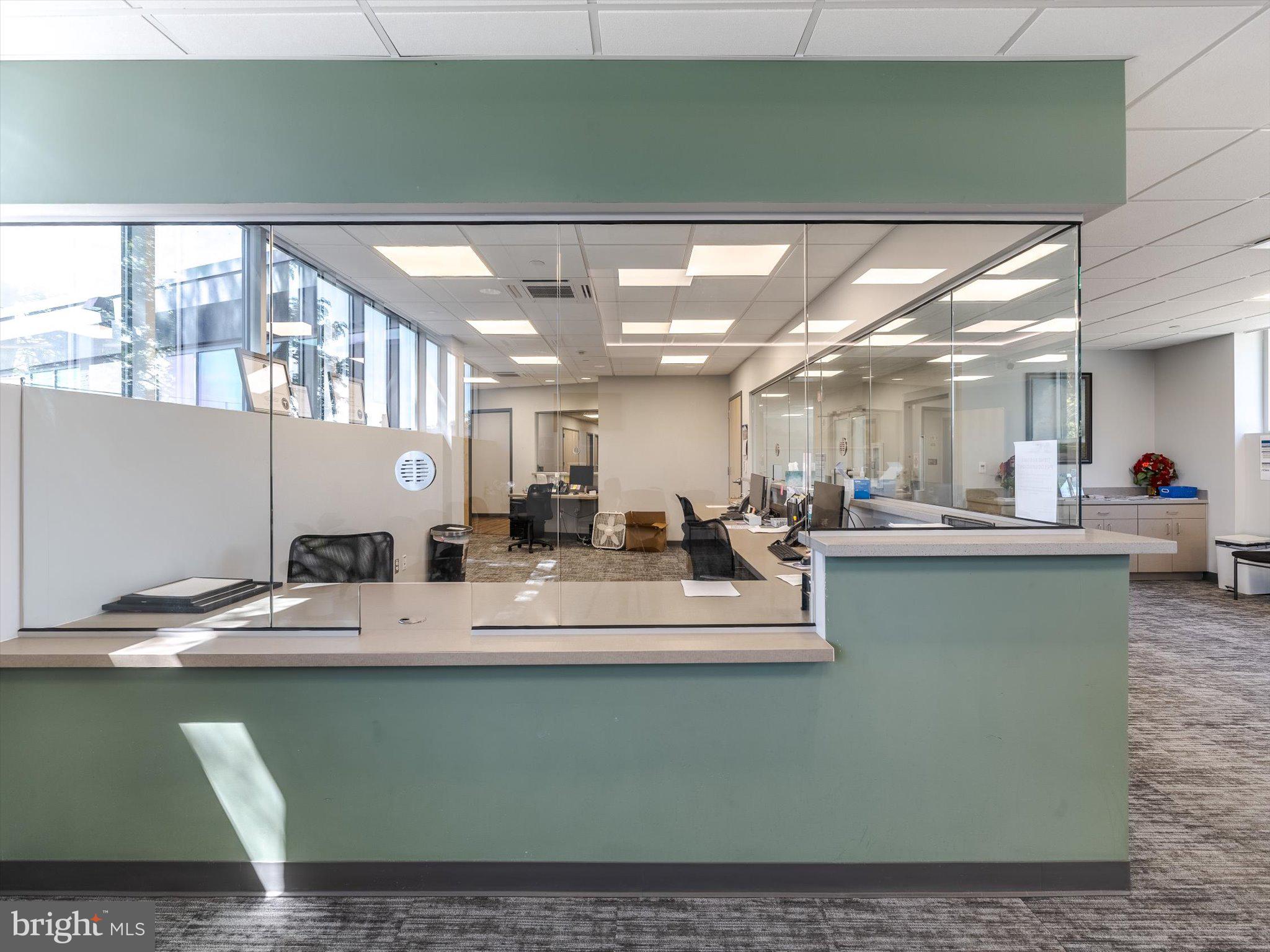520 W ROOSEVELT BOULEVARD