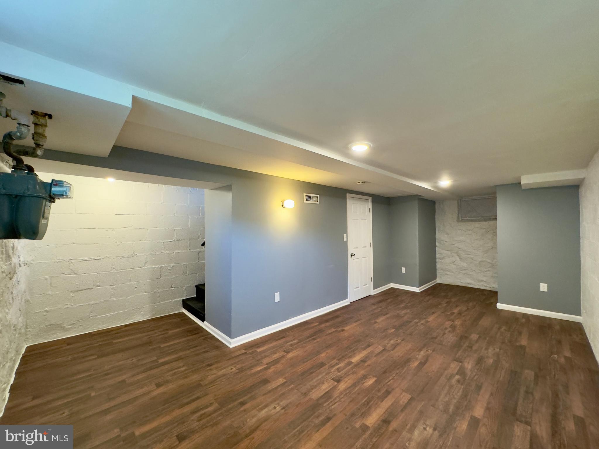 GOVANS - Residential Lease