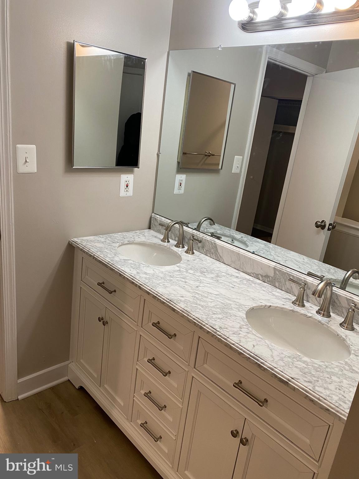 REGENTS PARK - Residential Lease