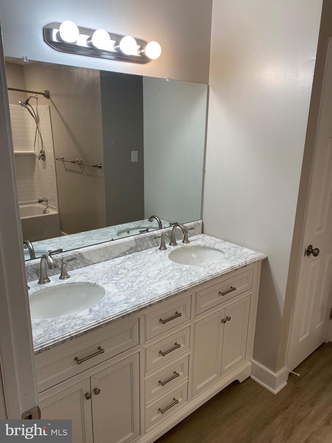 REGENTS PARK - Residential Lease