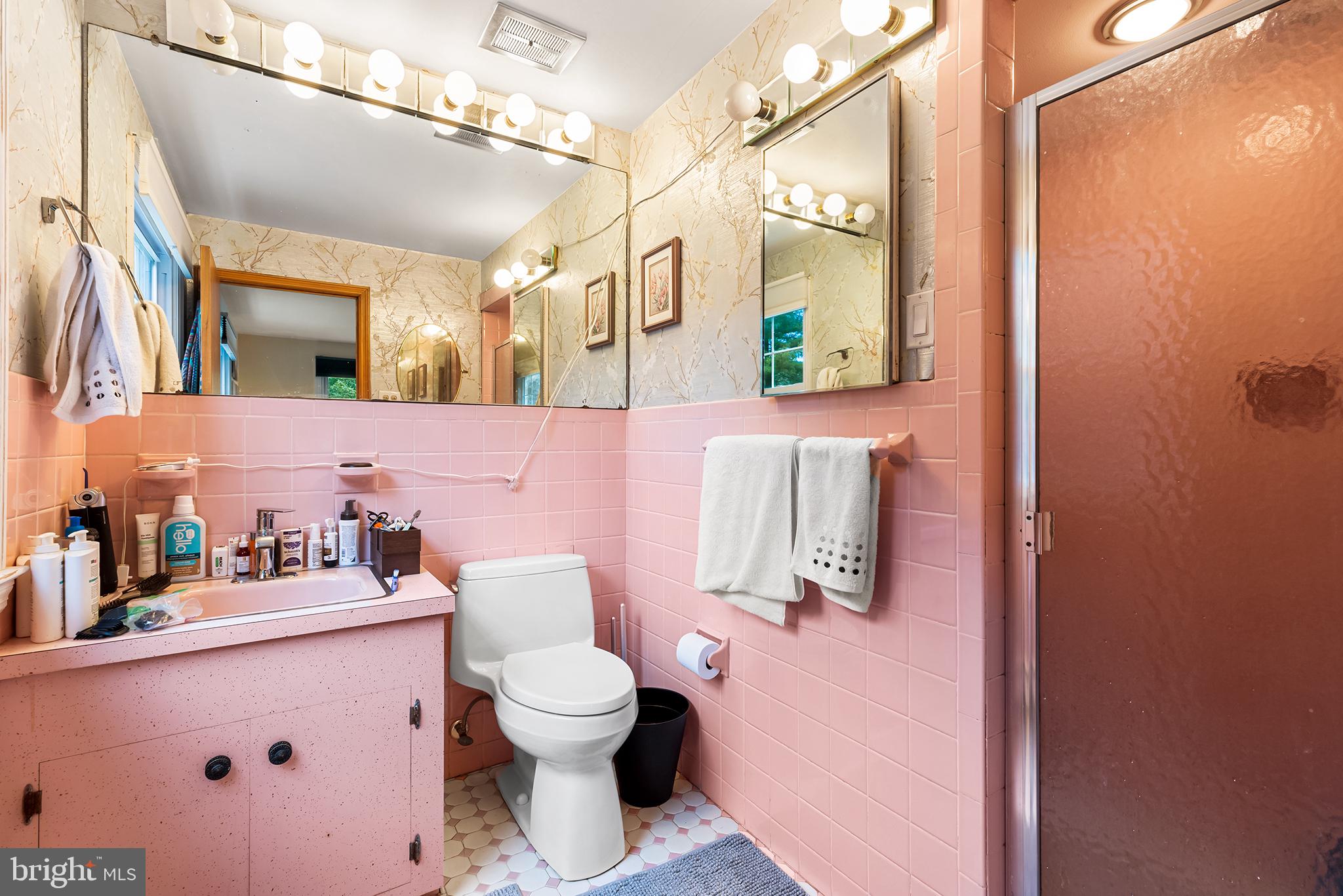 MARPLEWOOD VILLA - Residential