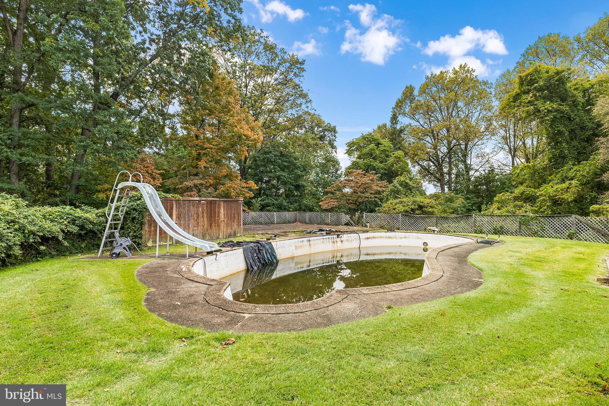 MARPLEWOOD VILLA - Residential