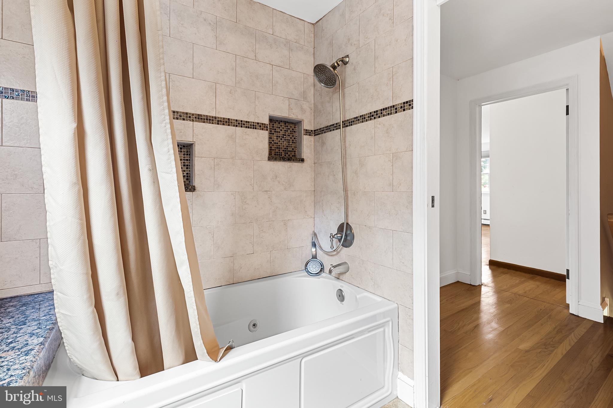 MARPLEWOOD VILLA - Residential