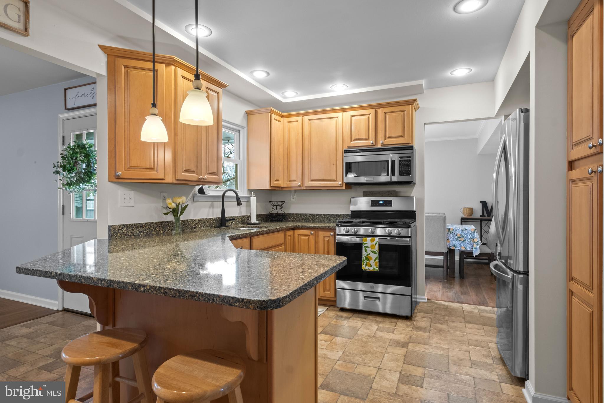 HAMPTON BRIDGE - Residential